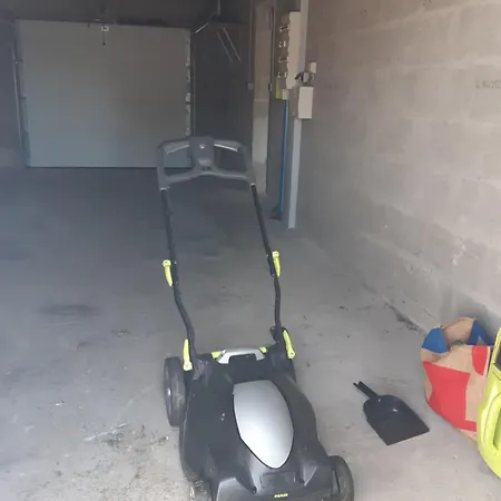 Spacieuse En Bord De Villa *